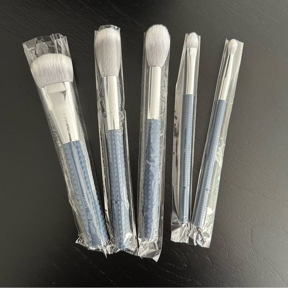 Laruce 5 Piece Brush Set (NWT) - Picture 2 of 3